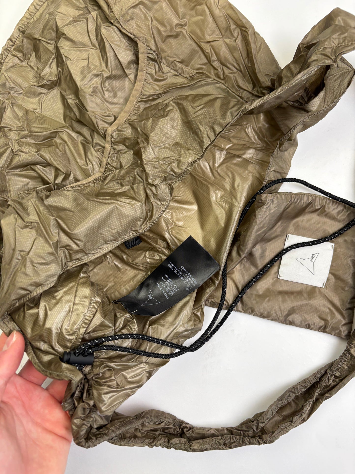 Roa Sling Bag