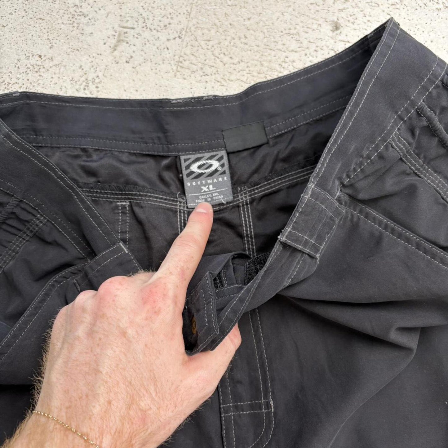 Oakley Software Cargo Shorts (XL)