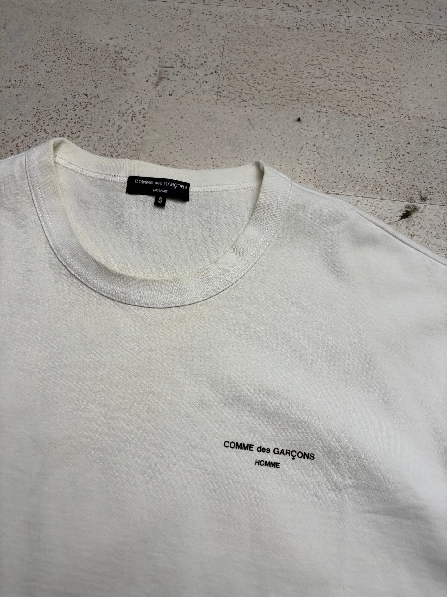 Comme Des Garçons T-Shirt (L)