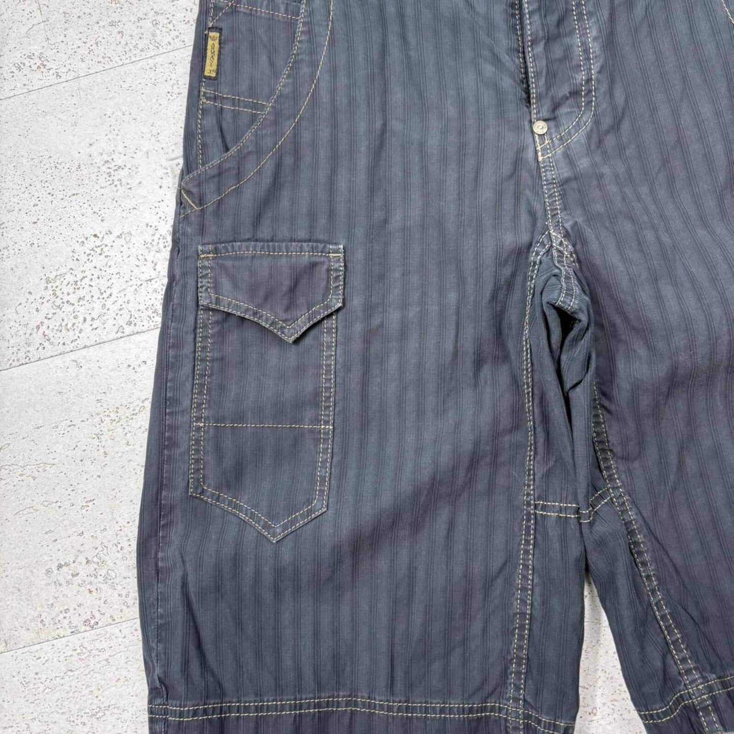 90’s Armani Jeans Cargo Shorts (28”)