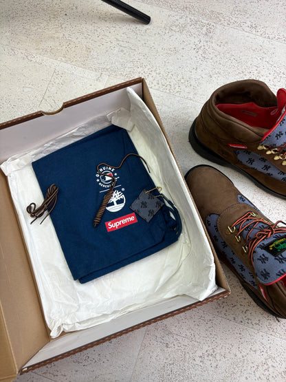 Supreme x Timberland Field Boots (8.5)
