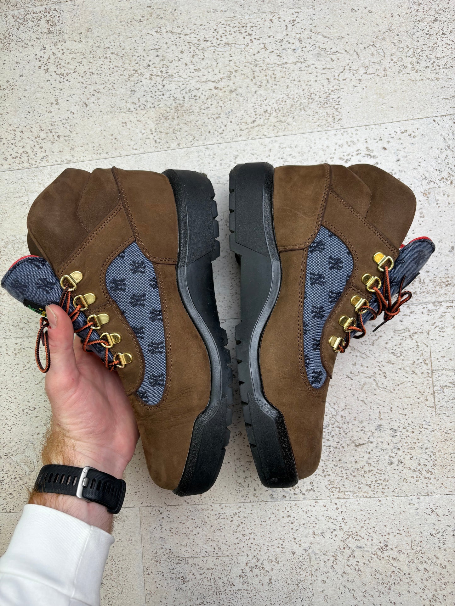 Supreme x Timberland Field Boots (8.5)
