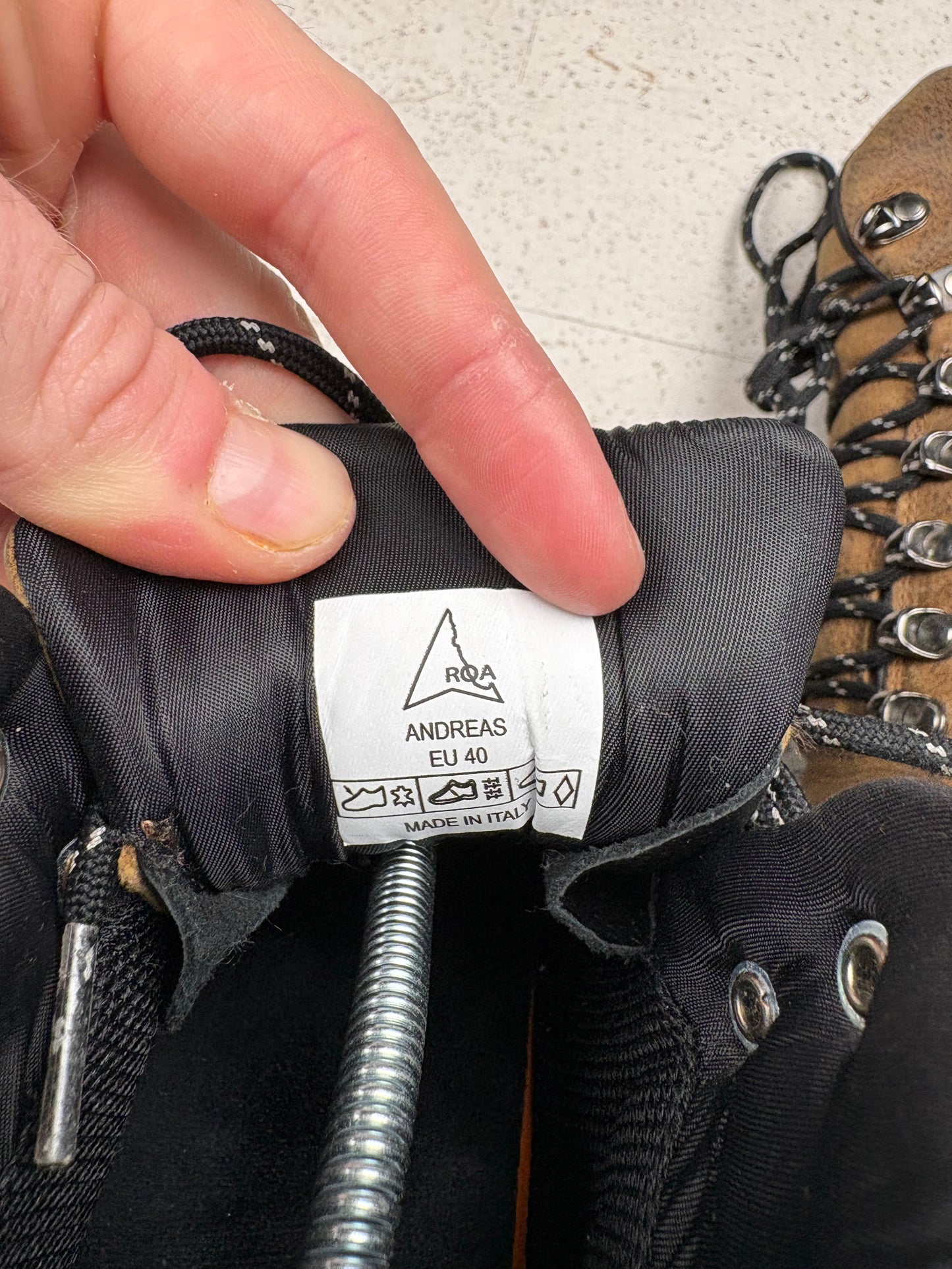 Roa Andreas Boot (UK6)