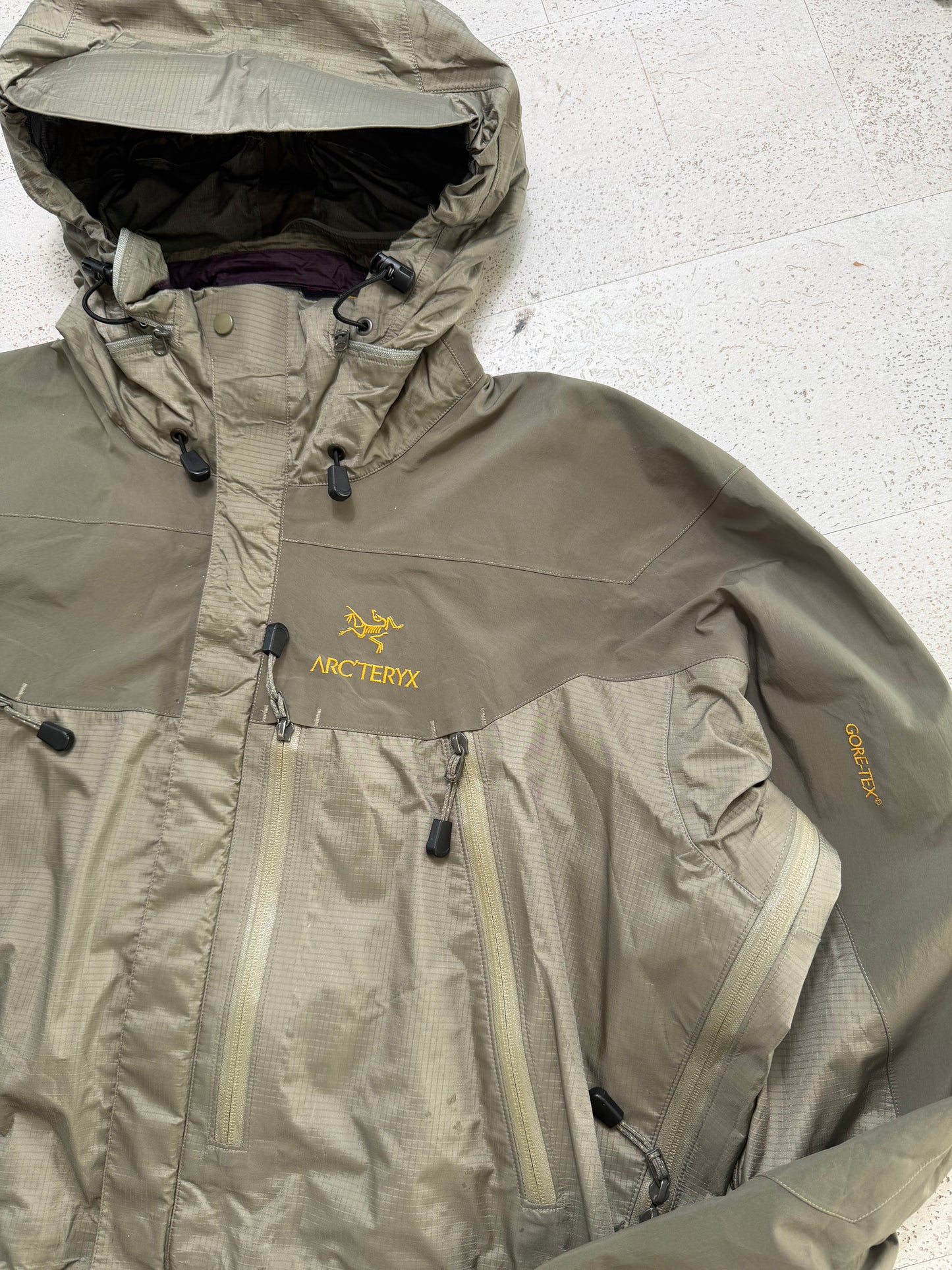 Arc’teryx Theta AR (L)