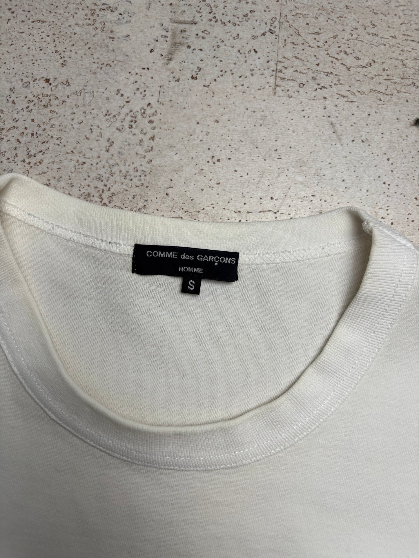 Comme Des Garçons T-Shirt (L)