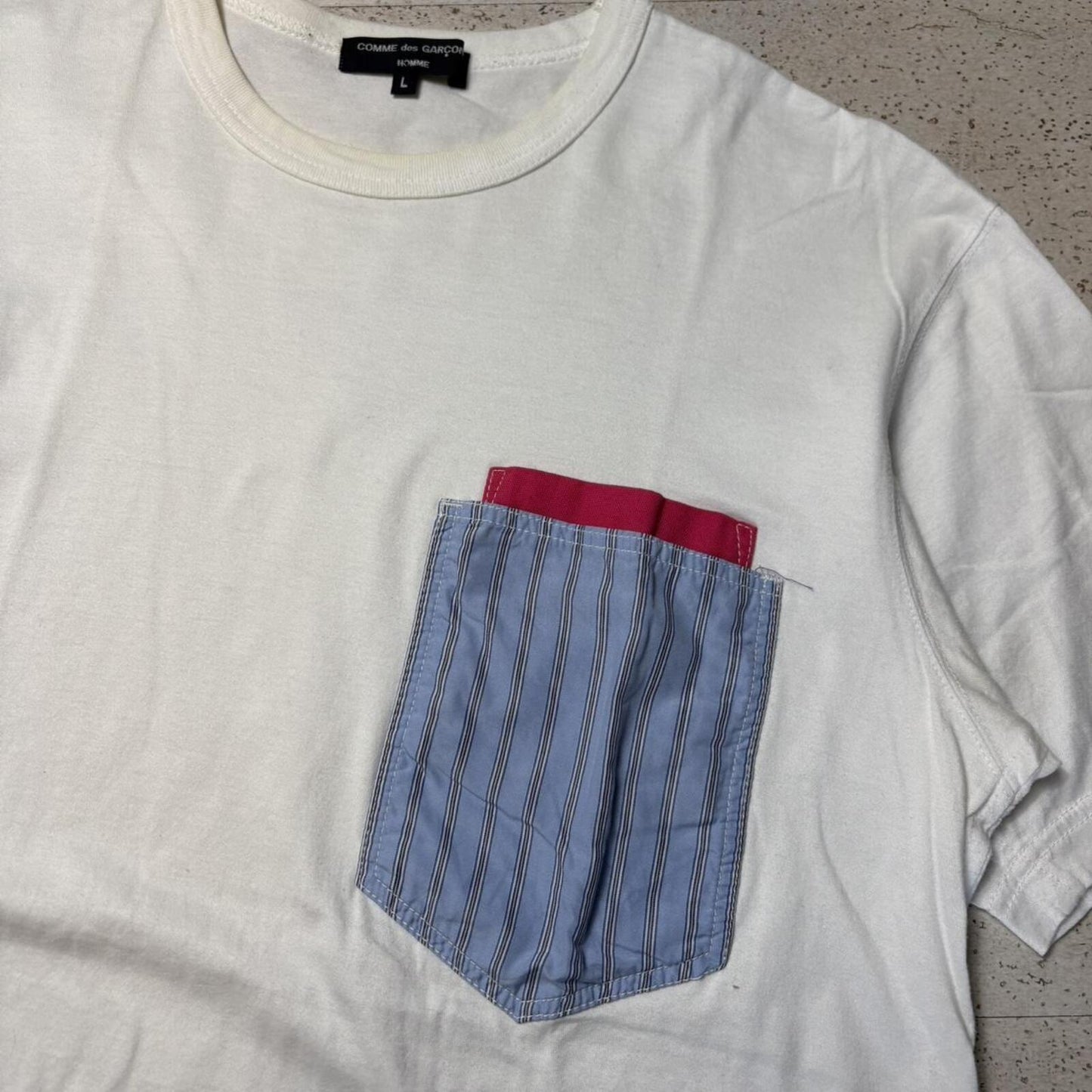Comme Des Garçons T-Shirt (L)