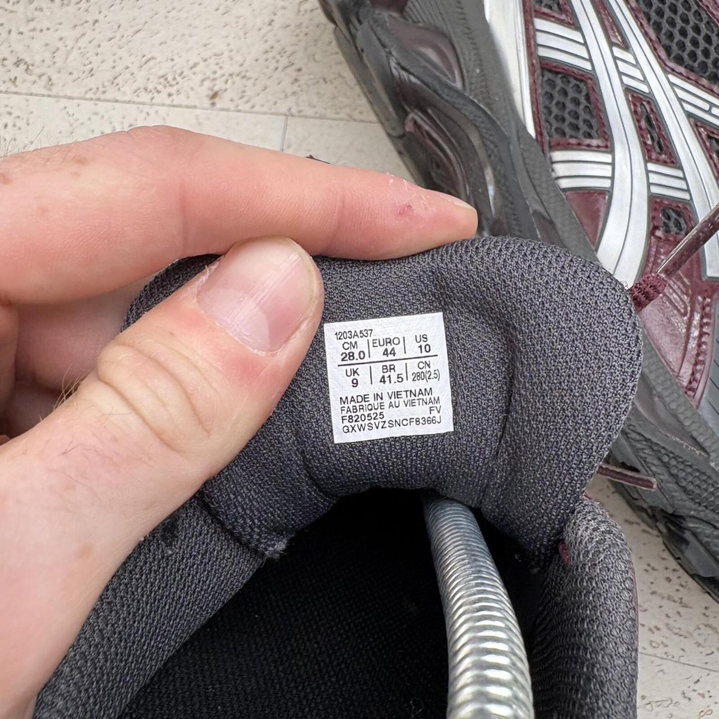 Asics Gel Kayano 14 (UK9)